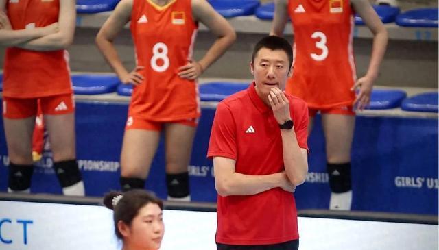 世锦赛中国女排横扫突尼斯！黄悦鑫 郭中楠 陈晓辉 翟宇睿合砍44分