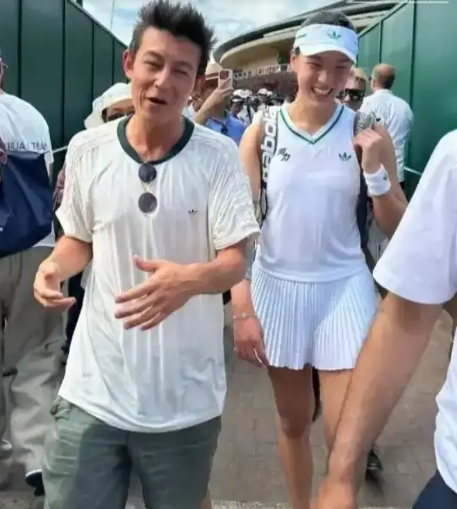 1.17-5！王欣瑜温网2-0晋级？罕见享受巨星待遇，被WTA强势看好