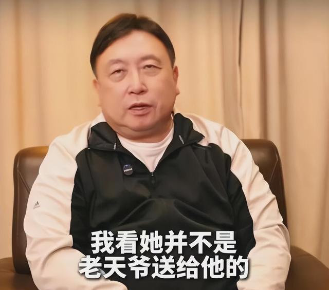 刘亦菲白玉兰颁奖“临阵脱逃”，王晶发话！给内娱艺人提了个醒