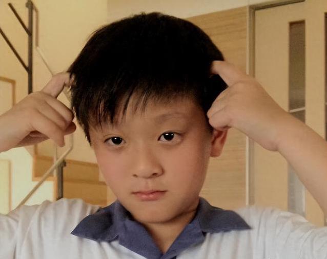 陈宝莲儿子23岁追梦篮球，养母放手支持，他能圆音乐梦吗？