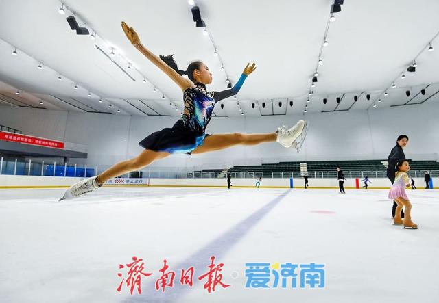 2025年中国花样滑冰俱乐部联赛济南站7月9日启幕冬奥冠军谢尔巴科娃将来济参加表演活动
