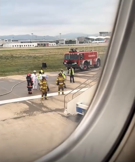 天津航空一航班起飞时异响紧急刹停，航司回应：出现机械故障，已第一时间调换飞机