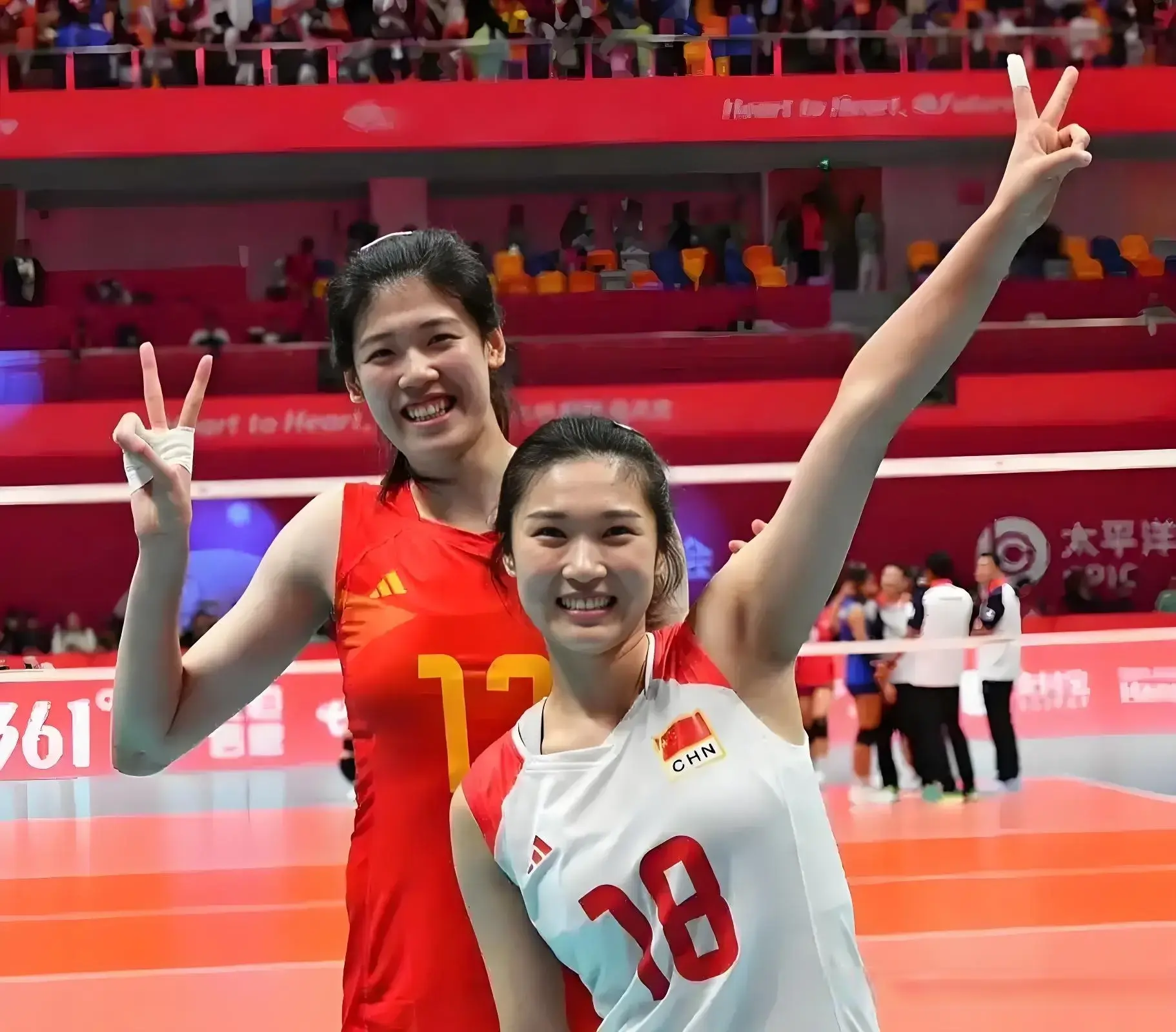 中国女排新消息，李盈莹扣球王梦洁拦网，国家队训练欢乐多