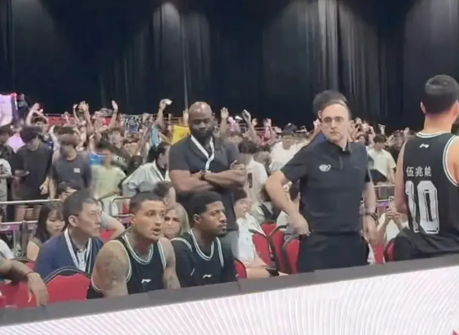 辽宁男篮杨鸣和小刘总受到美国驻沈阳领事会见，乌戈加盟NBA骑士