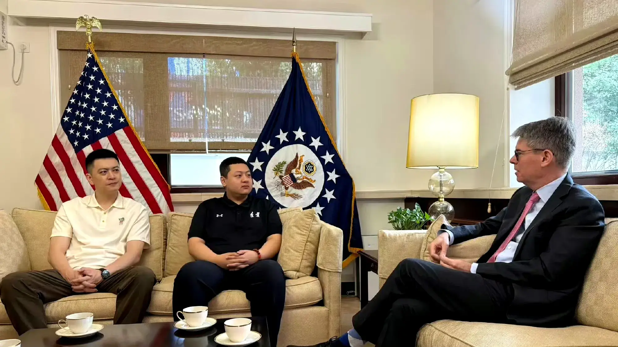 辽宁男篮杨鸣和小刘总受到美国驻沈阳领事会见，乌戈加盟NBA骑士