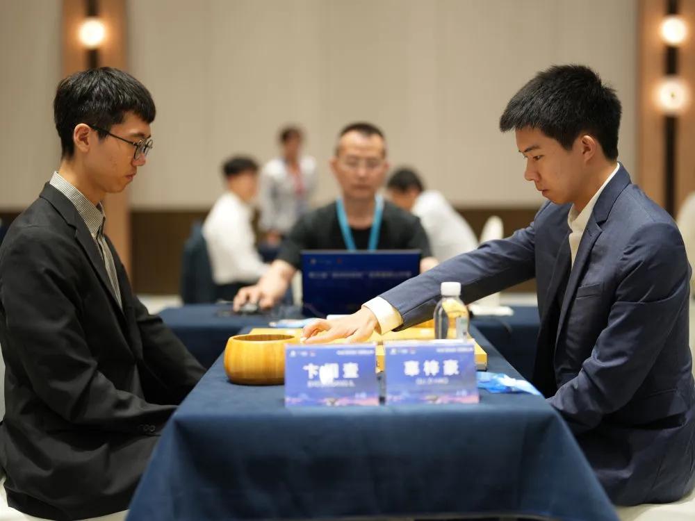 中国棋手14人挺进16强
