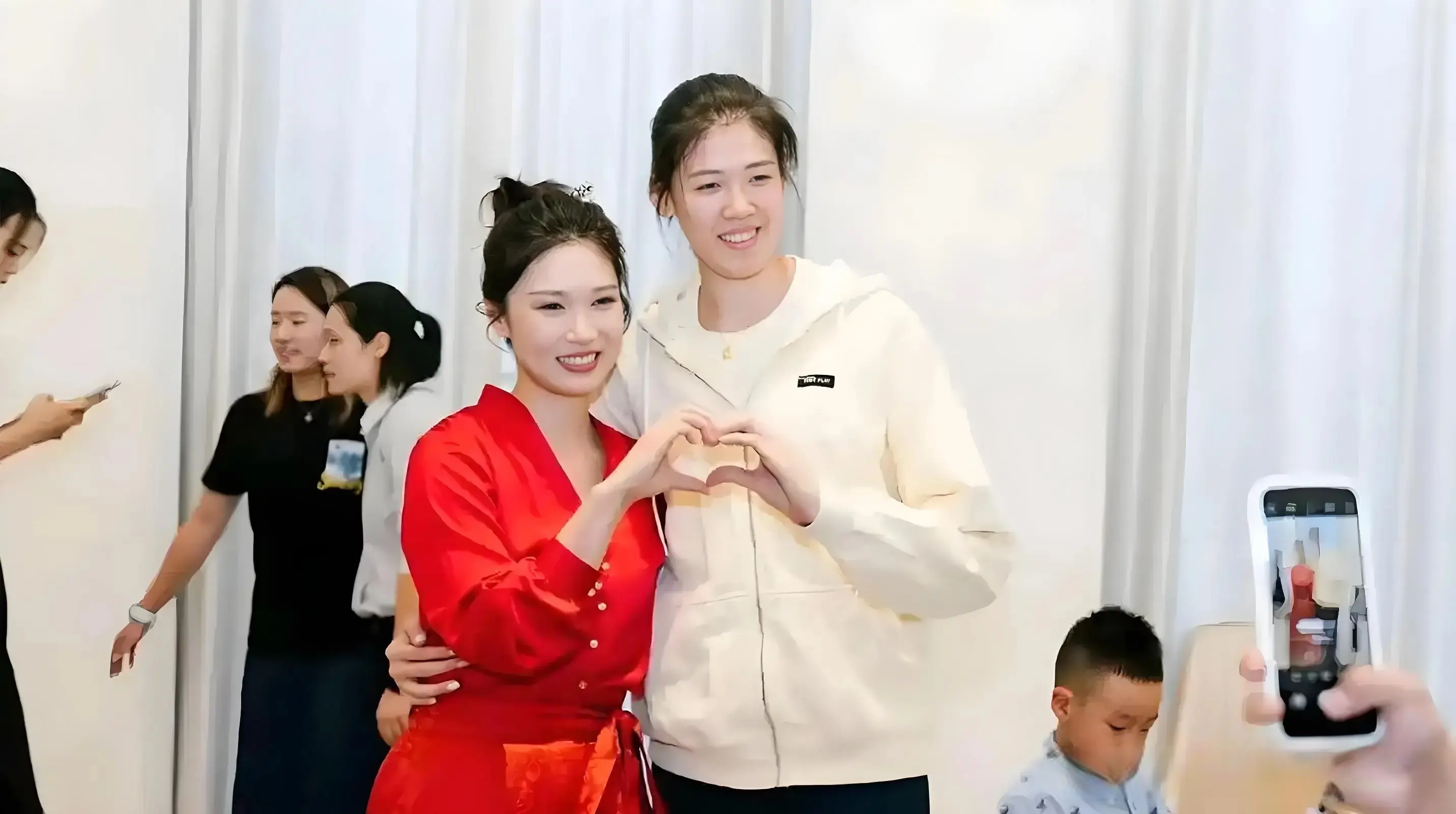 中国女排新消息，李盈莹扣球王梦洁拦网，国家队训练欢乐多