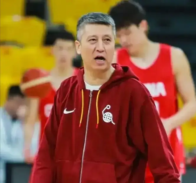 晴天霹雳！郭士强4大王牌缺席，内线靠徐昕胡金秋，周琦因伤退出