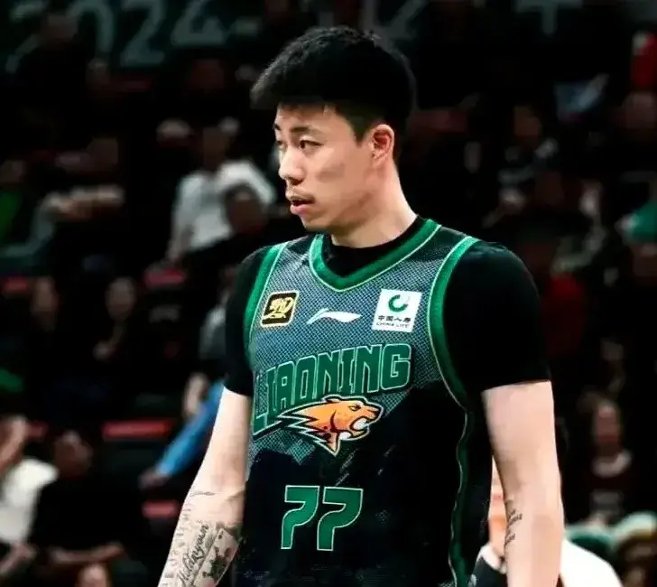 晴天霹雳！郭士强4大王牌缺席，内线靠徐昕胡金秋，周琦因伤退出