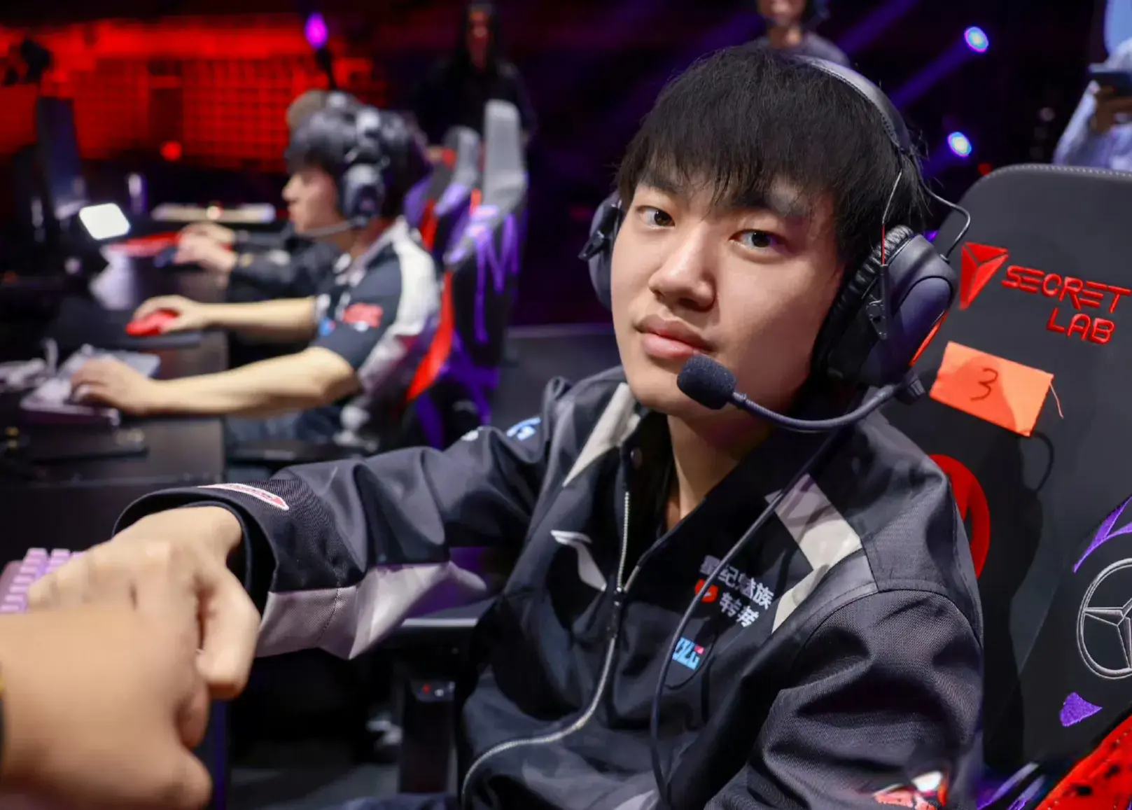 韩国网友热议BLG 3-1 MKOI:BLG全靠中辅Carry！T1会给Bin深刻的教训