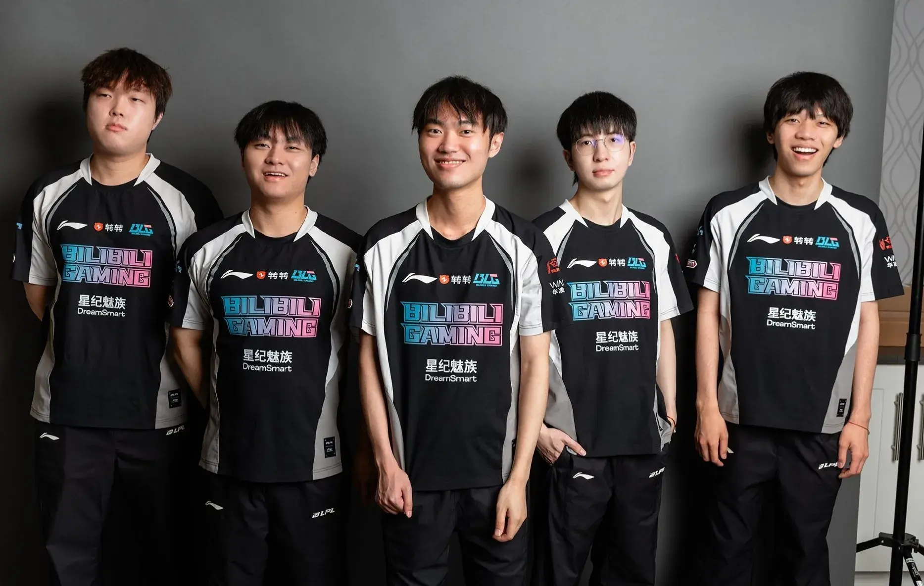 韩国网友热议BLG 3-1 MKOI:BLG全靠中辅Carry！T1会给Bin深刻的教训