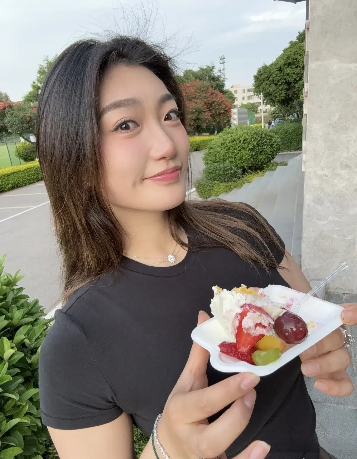中国篮协对李梦另有安排，中澳热身赛前，名嘴杨毅用14字评价李梦