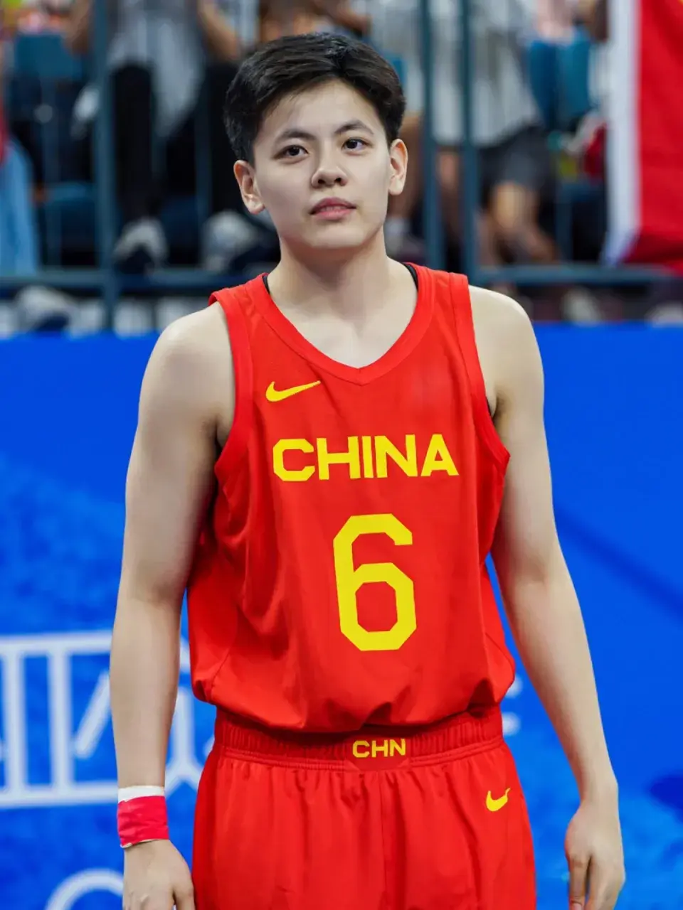 中国篮协对李梦另有安排，中澳热身赛前，名嘴杨毅用14字评价李梦