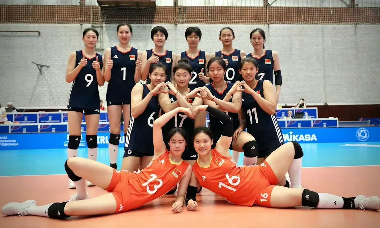 两连胜！袁志变阵，发球狂虐对手，金家宝惊艳，21点15战日本女排