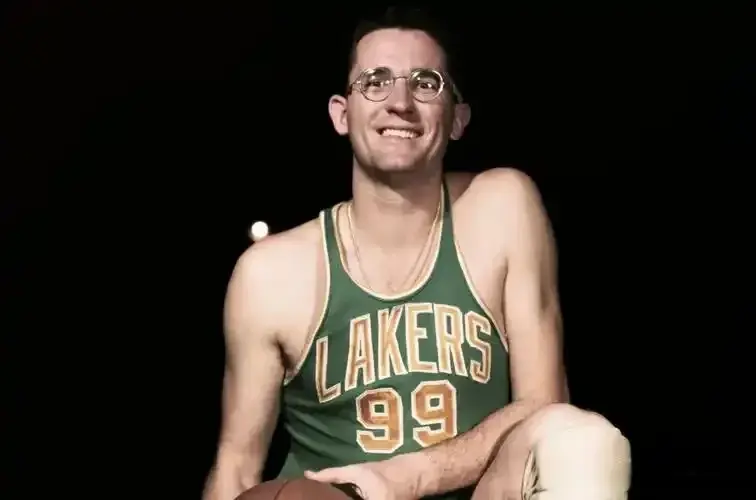 盘点NBA配得上中锋头衔的五大球星，最后一位被誉为第一中锋