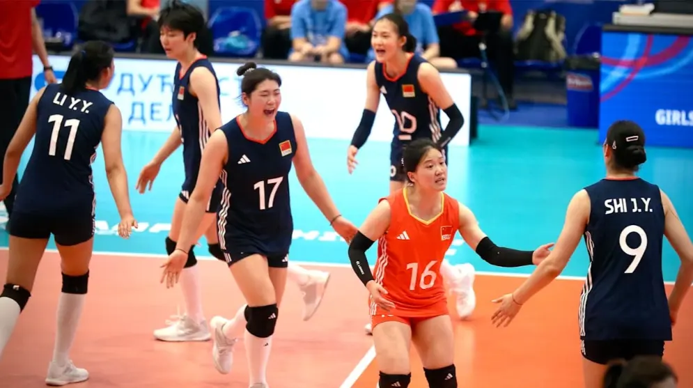 副攻“转正”了，中国U19女排3-0智利取世锦赛两连胜，今晚对日本