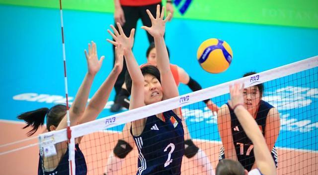U19女排世锦赛：中国队战胜智利，金佳宝发扣拦神了，小组排名更新