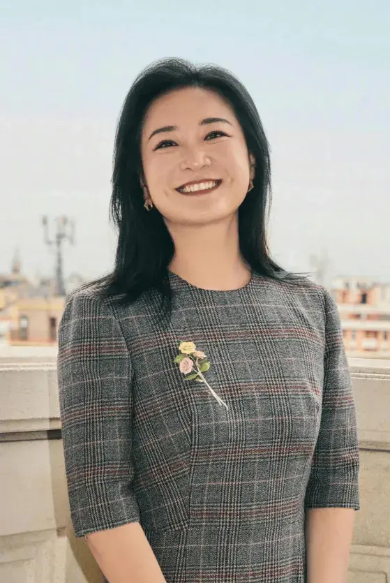 43岁贾玲近况曝光，与汪顺一起打网球，身材苗条活力满满，没复胖