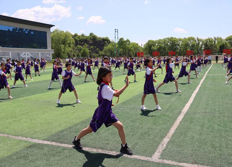 安图县东风学校：活力大课间 武术展豪情
