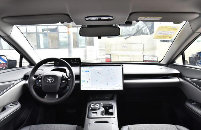 小鹏G7与丰田bZ5酷炫来袭！它们之间如何抉择？