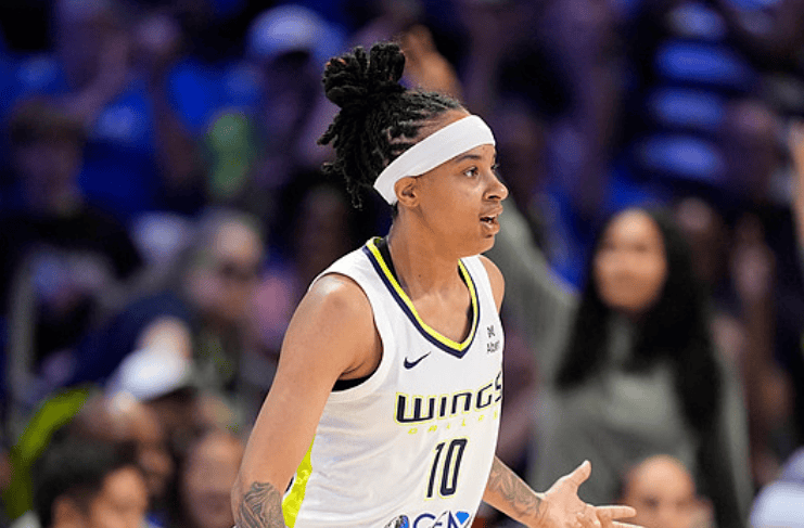 WNBA：阿齐亚哈-詹姆斯全场20中10，三分9中5砍下28分6板6助