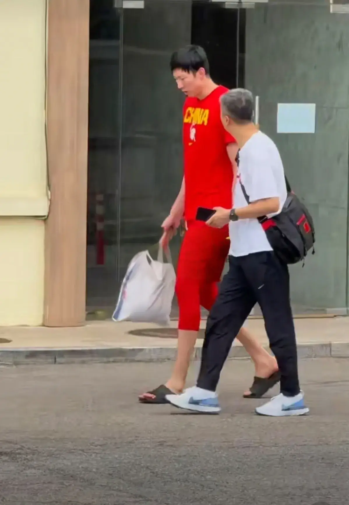 周琦退出国家集训队，广东宏远俱乐部竟然在第一时间为郭士强分忧