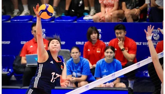 发球10-1！中国女排二连胜 金佳宝 翟宇睿合砍27分 即将对战日本女排
