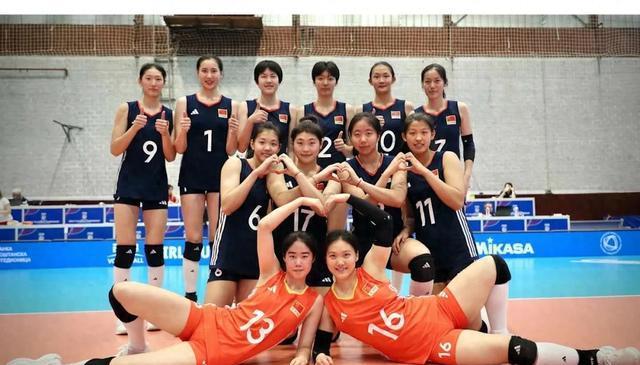 发球10-1！中国女排二连胜 金佳宝 翟宇睿合砍27分 即将对战日本女排