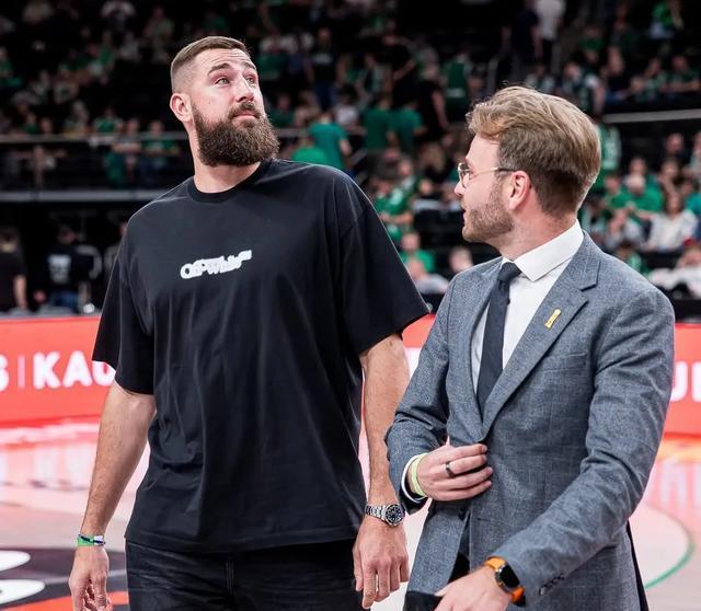 拒绝加盟掘金！瓦兰考虑退出NBA！湖人底薪合同又签一中锋