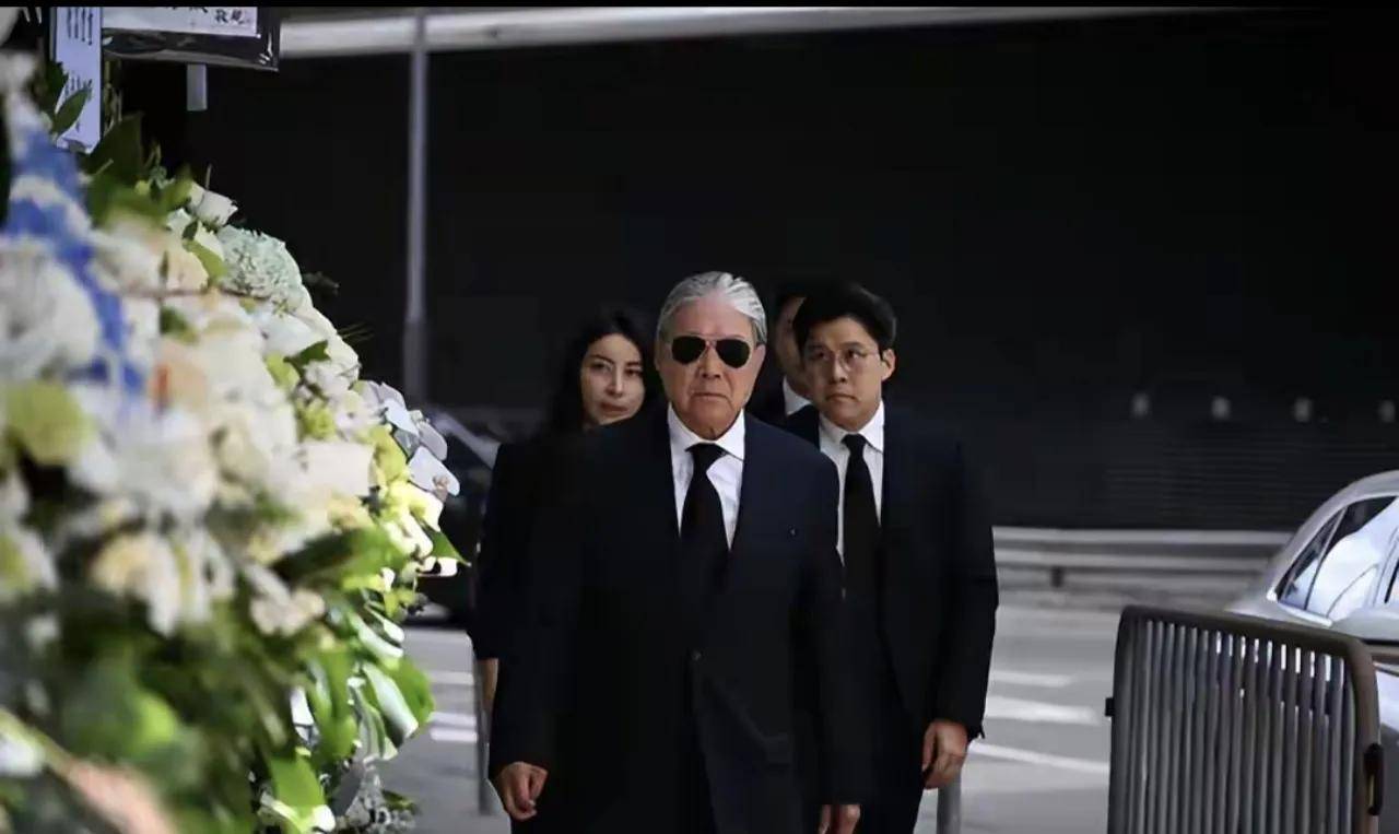 郭晶晶在小叔子婚礼上忙前忙后，如此高明的表现 难怪能在霍家立足