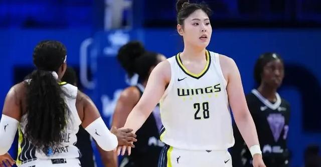 坐稳首发：李月汝12分11篮板 罚球12罚10中 飞翼轻取水星 詹姆斯28分