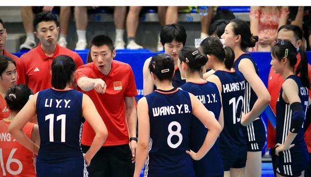 发球10-1！中国女排二连胜 金佳宝 翟宇睿合砍27分 即将对战日本女排