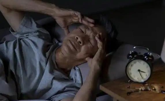 麻将天天打，65岁后身体却拉警报，健康隐患有多严重？