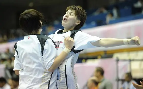 日本亮底牌！3大混血2大老将出战，国家队李梦缺席女篮压力大