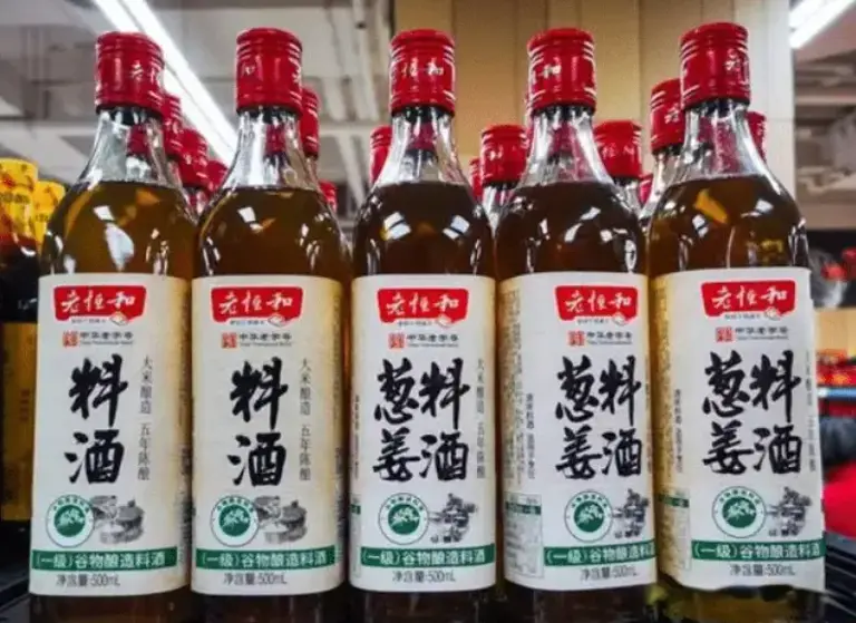 猪肉直接炒总是又老又柴，多加这一步，炒出的猪肉又滑又嫩又入味