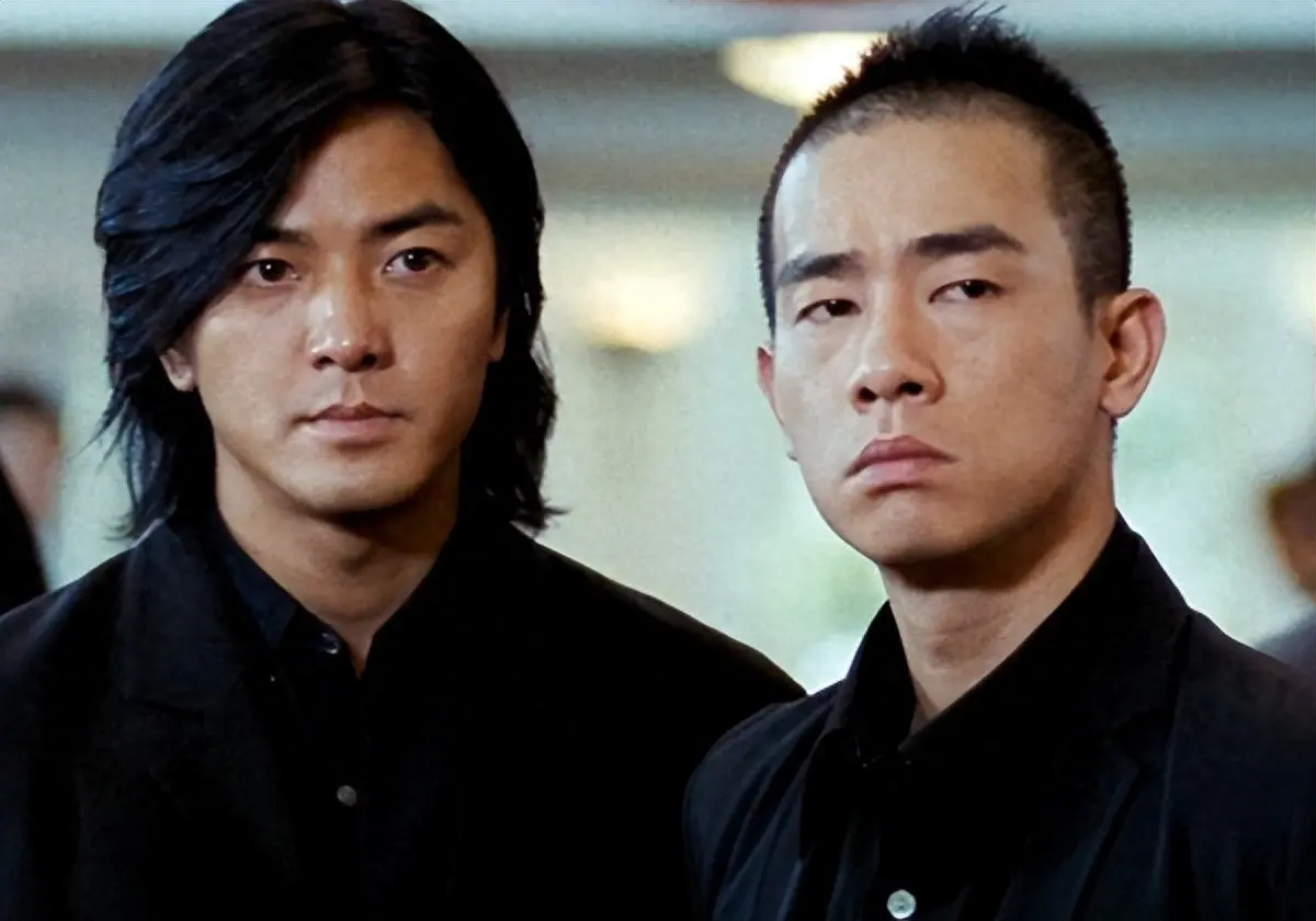 一脸褶子还打打杀杀，陈小春新片跌破底线，卖情怀成古惑仔养老院