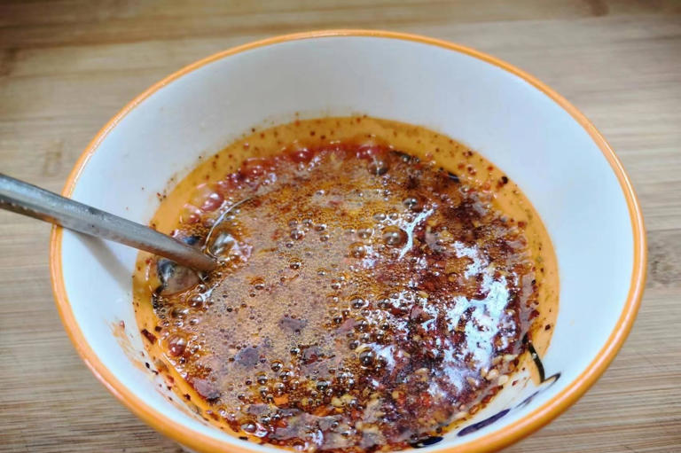 夏天，碰到这菜别手软，简单一蒸，营养解馋又消暑，常吃脾胃好！