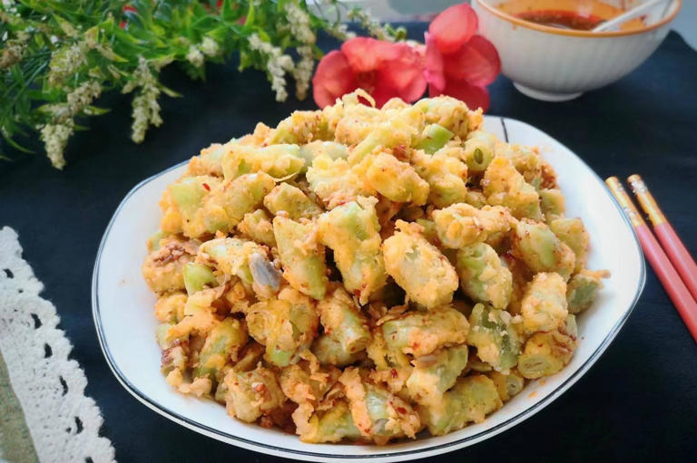 夏天，碰到这菜别手软，简单一蒸，营养解馋又消暑，常吃脾胃好！