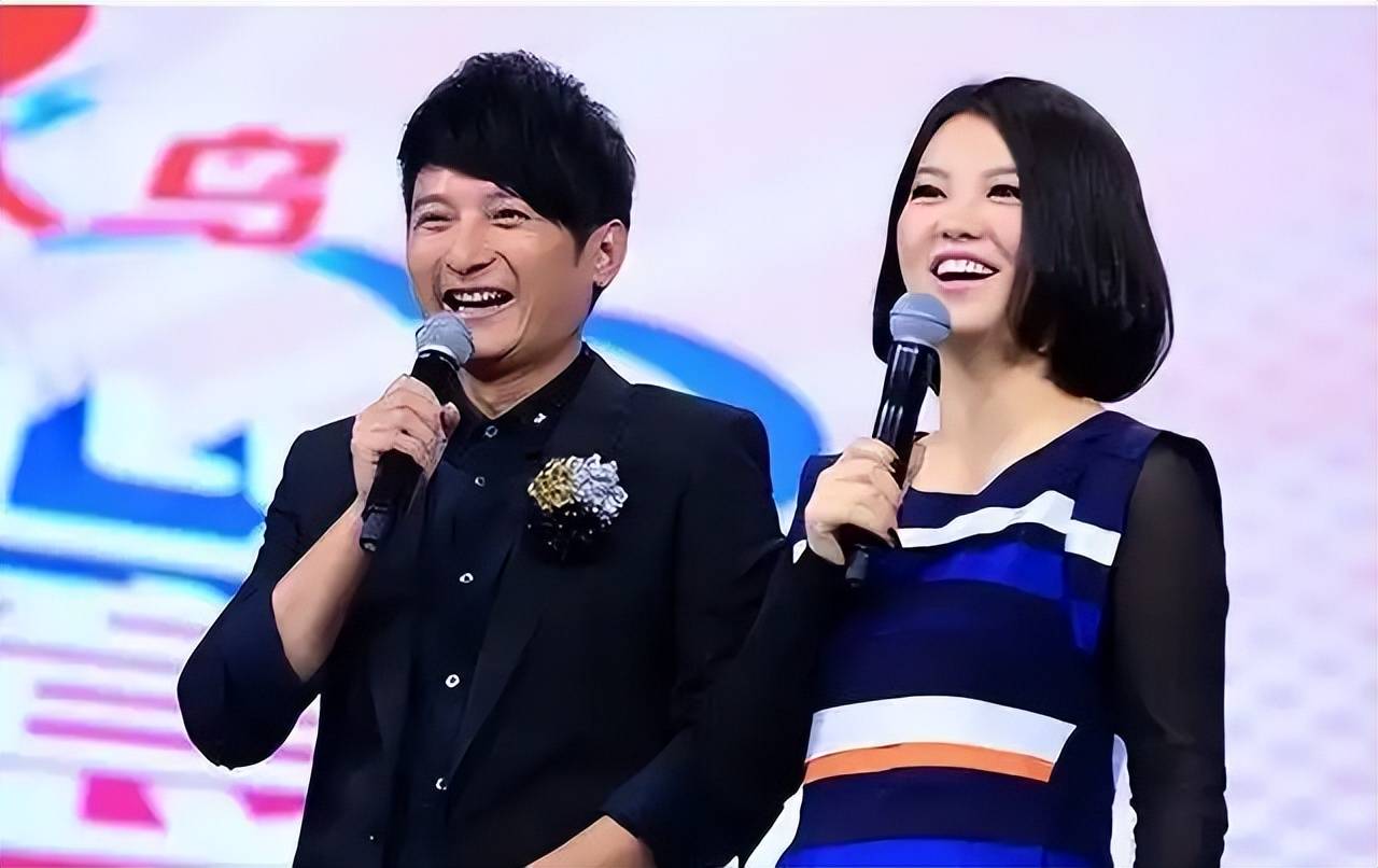 知名主持人分手富婆,遭行业封杀,复出后引观众吐槽