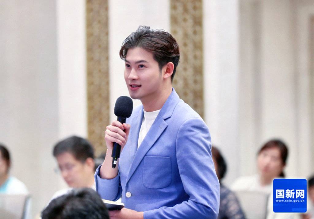  �Ի���ֻ�����̡�����D�������赸��һ��˫�򱼸����̿�ɾ͡��������� 