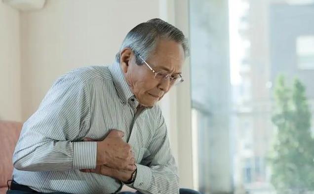 70岁后还猛运动，医生急劝停，王大爷却不信险出事