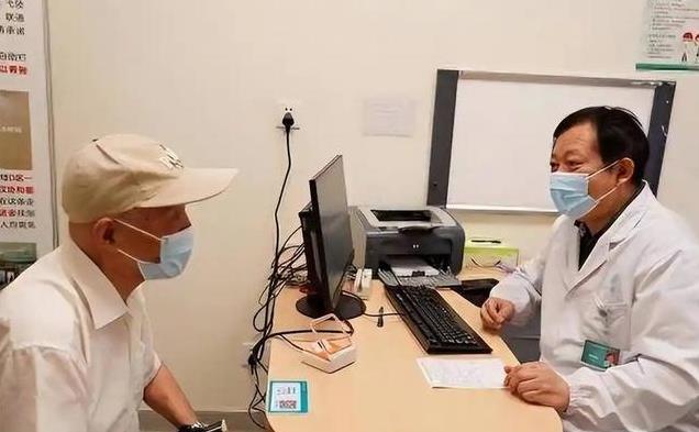 70岁后还猛运动，医生急劝停，王大爷却不信险出事