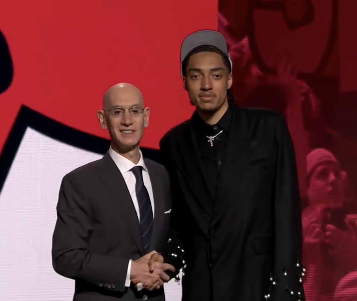 2025NBA选秀大会：公牛队第12顺位选中法国前锋诺亚-埃森格