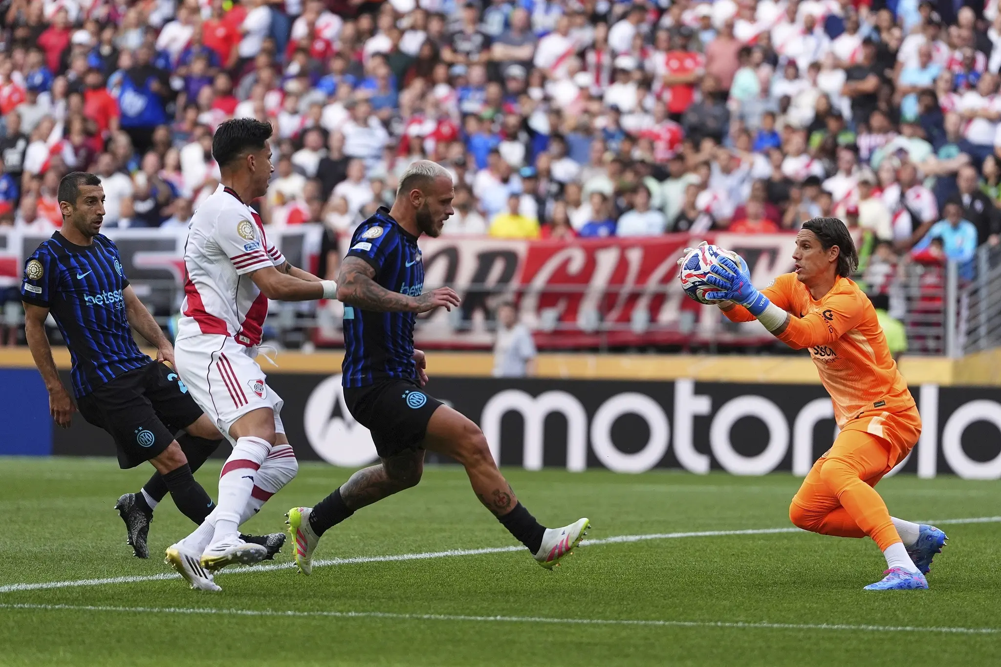 2-0，4-0！世俱杯奇景：国米超车榜首晋级，水爷带队挺进16强