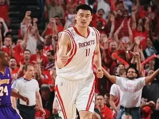 九年征程，无冠却依然闪耀：姚明在NBA的巨大影响力剖析