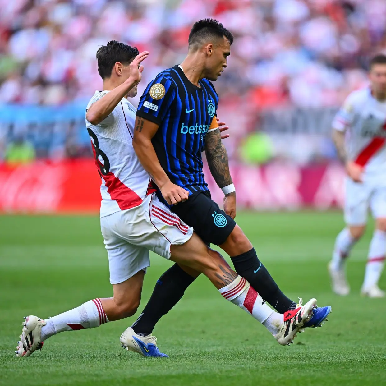 2-0，4-0！世俱杯奇景：国米超车榜首晋级，水爷带队挺进16强