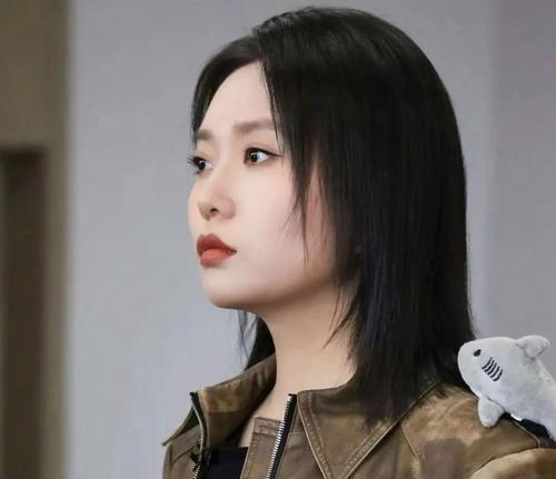 李雪琴没有刻意的人设，却是人群中最平凡且最真实的存在