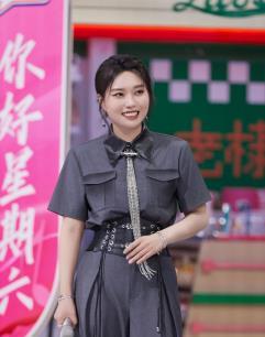 李雪琴没有刻意的人设，却是人群中最平凡且最真实的存在
