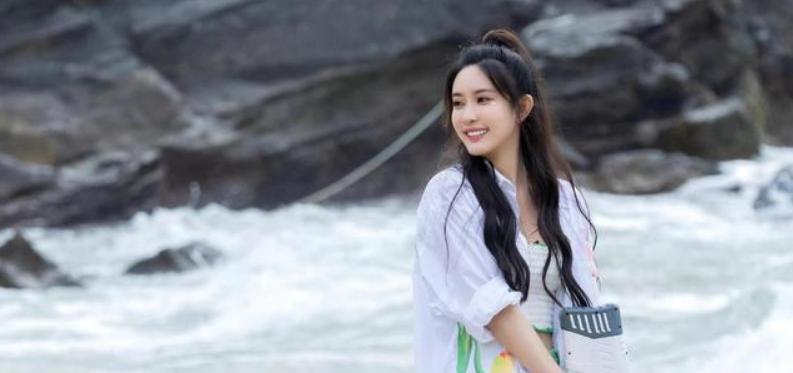 从全网黑到万人迷，出道十年后，如今的她强势升咖开启女主大满贯
