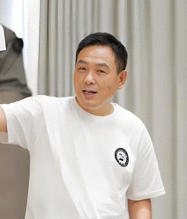 魏大勋父亲不一般，助力儿子追秦岚，主打一个有求必应！